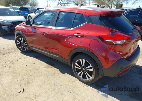 2019 Nissan Kicks Sr z USA, uszkodzony, nr VIN 3N1CP5CU1KL568139